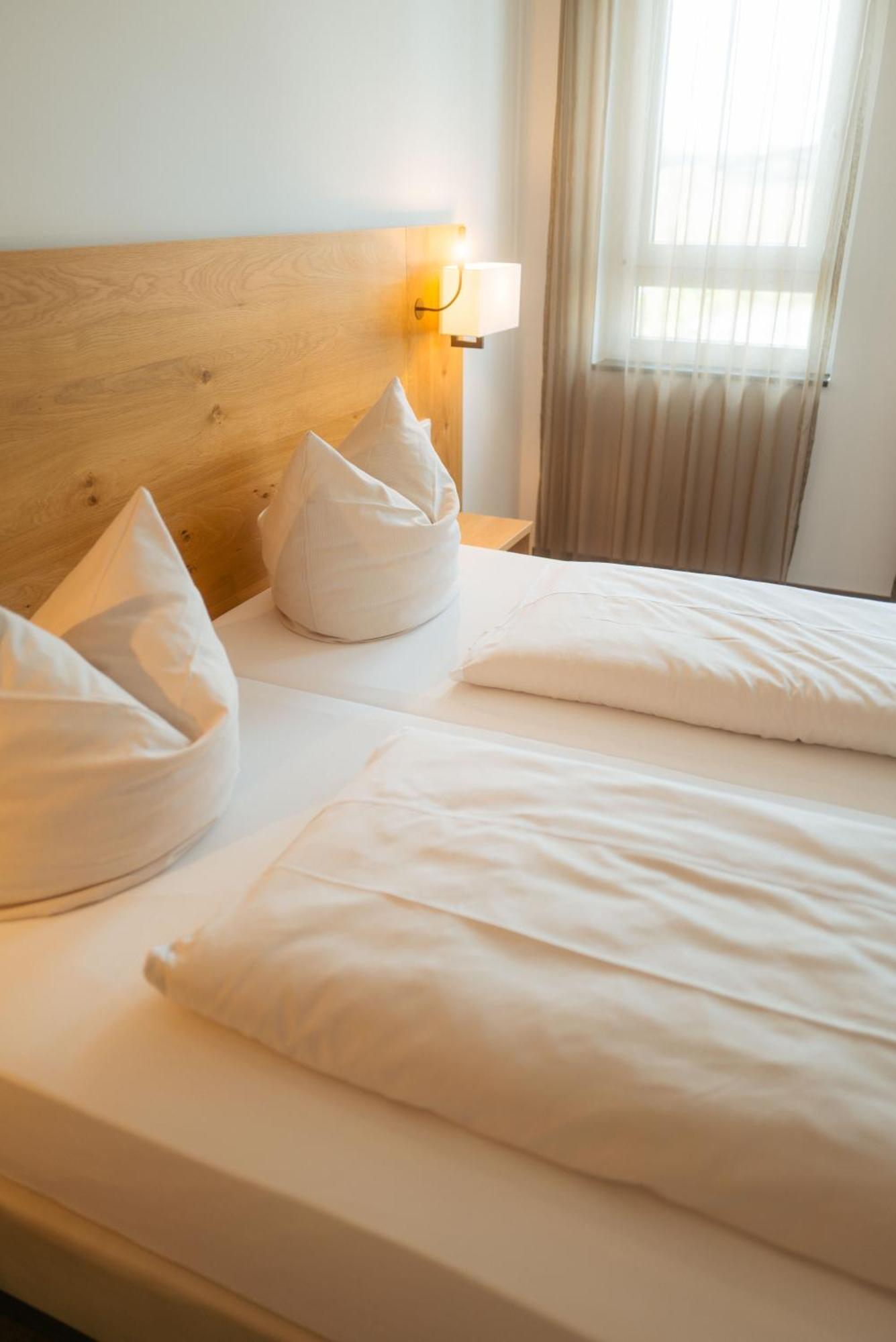 Hotel Poellners 20 Min Von Muenchen Hbf Petershausen Екстериор снимка